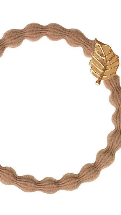 BYELOISE CAMEL BANGLE BAND WITH GOLD LEAF CHARM