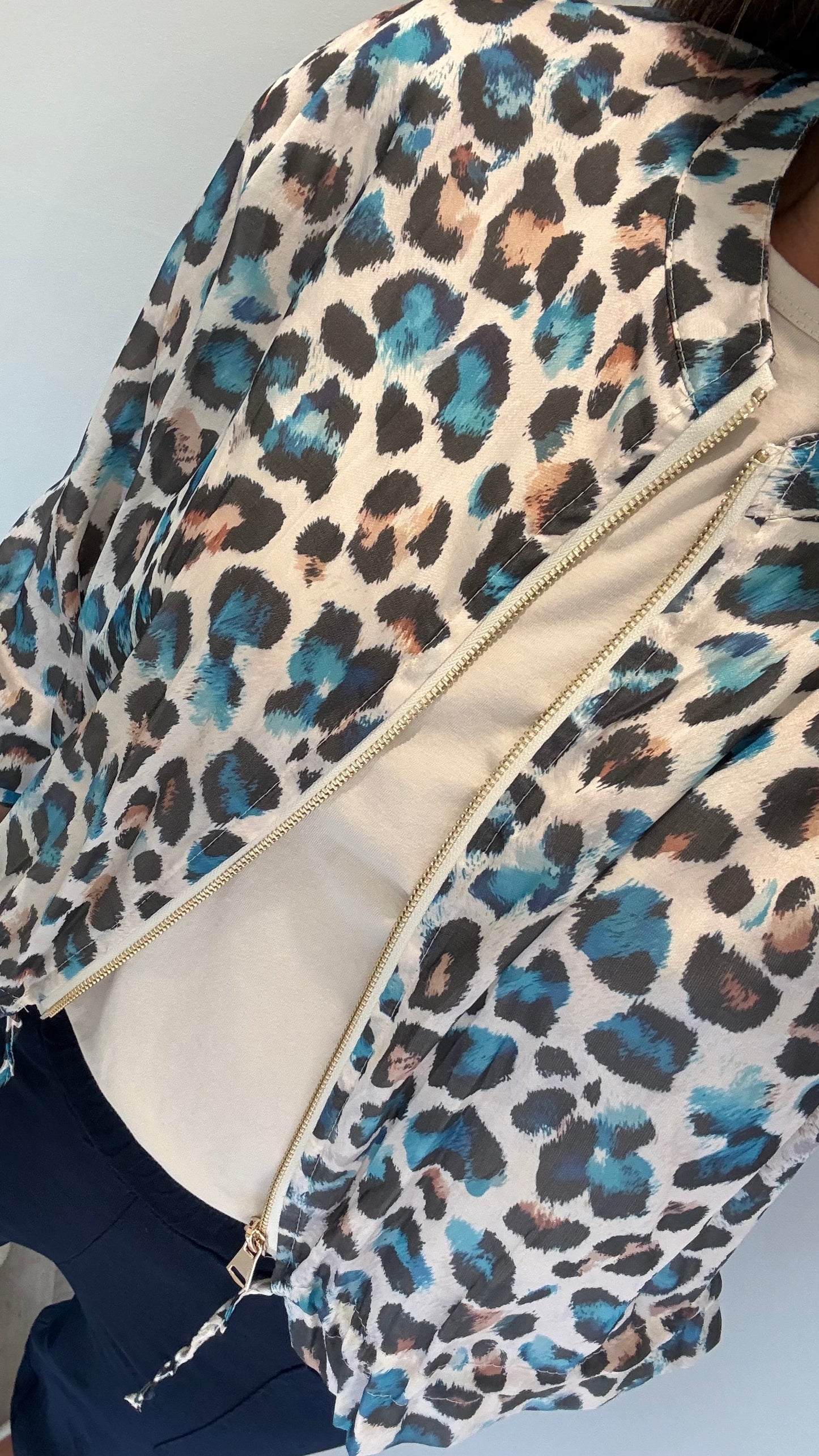 LEOPARD PRINT SILKY BOMBER JACKET
