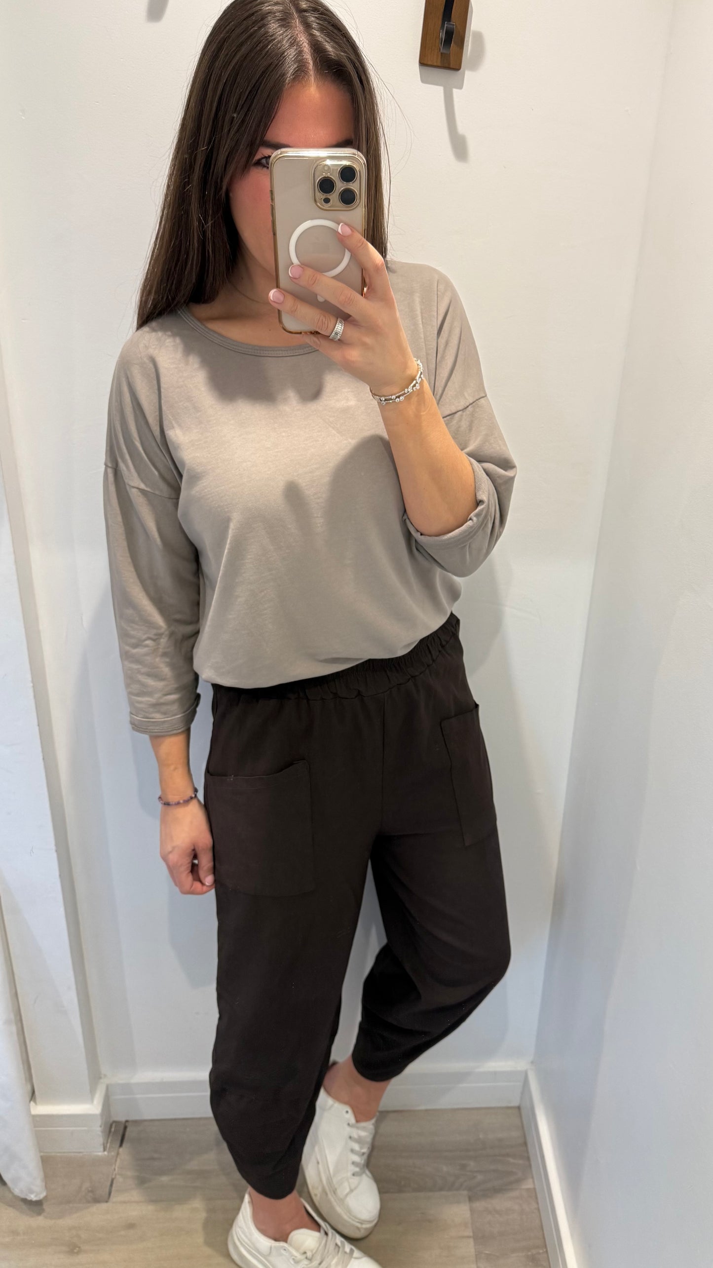 MOCHA ROLL SLEEVE SWEAT