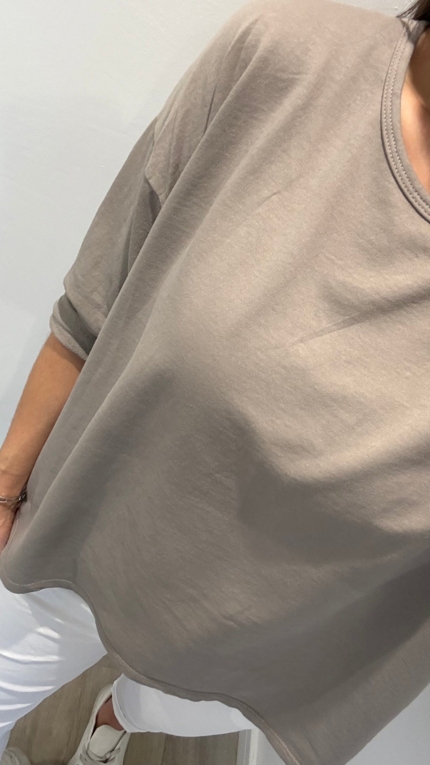 MOCHA ROLL SLEEVE SWEAT