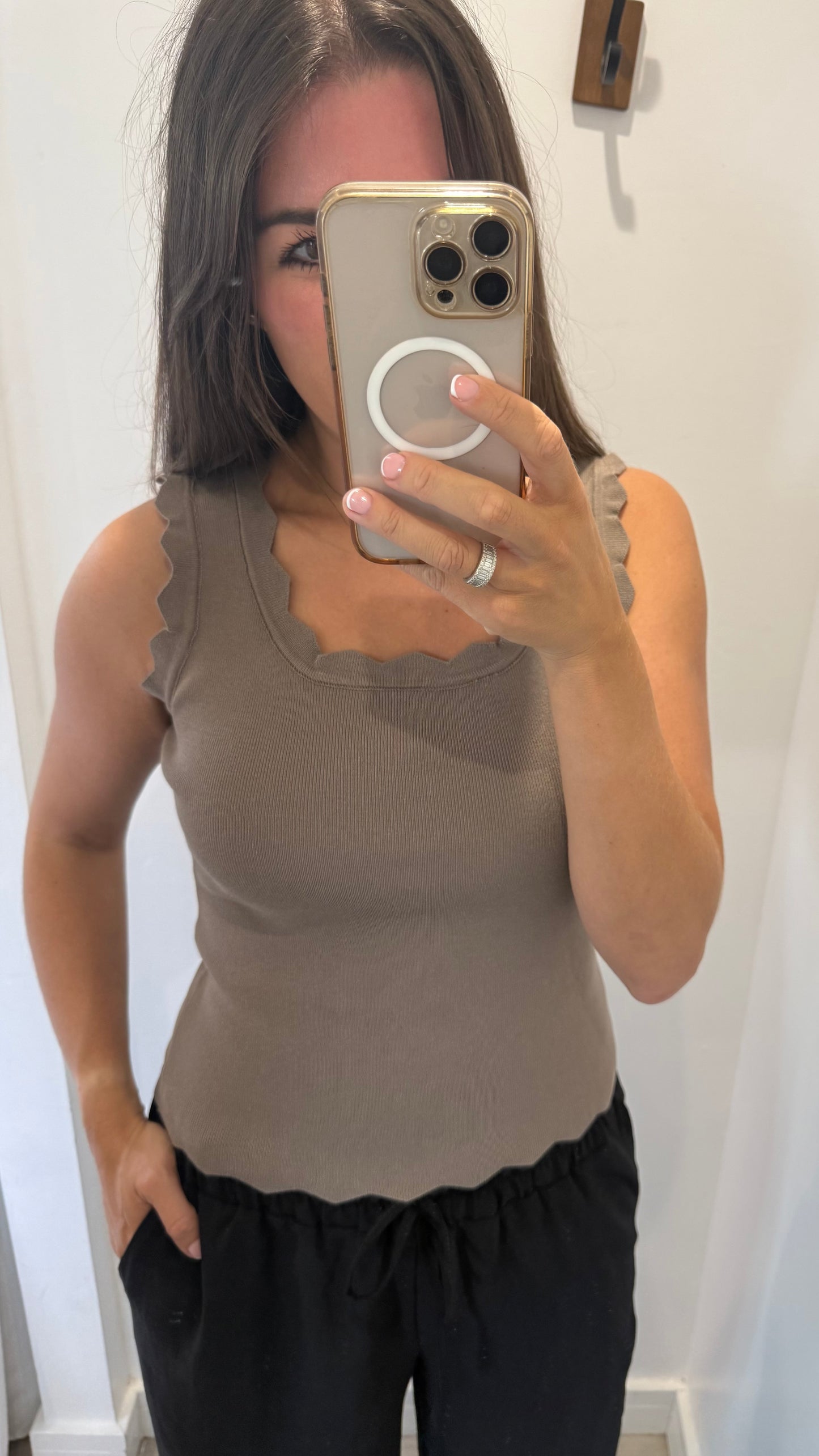 MOCHA SCALLOP VEST TOP