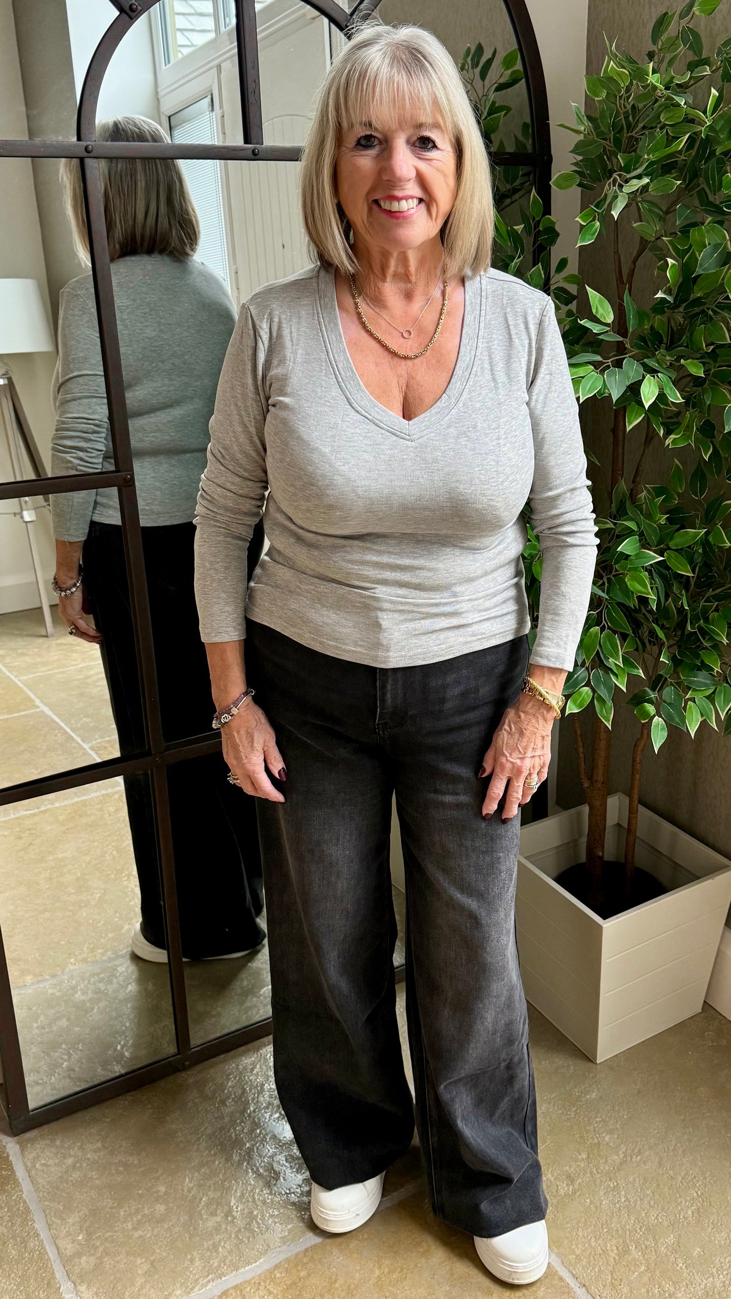 MARL GREY V-NECK STRETCH BASIC TOP