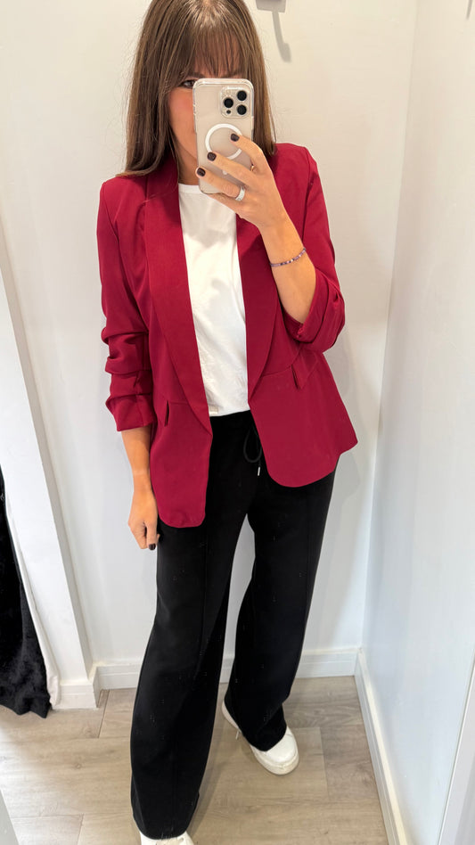 MERLOT RUCHED SLEEVE BLAZER