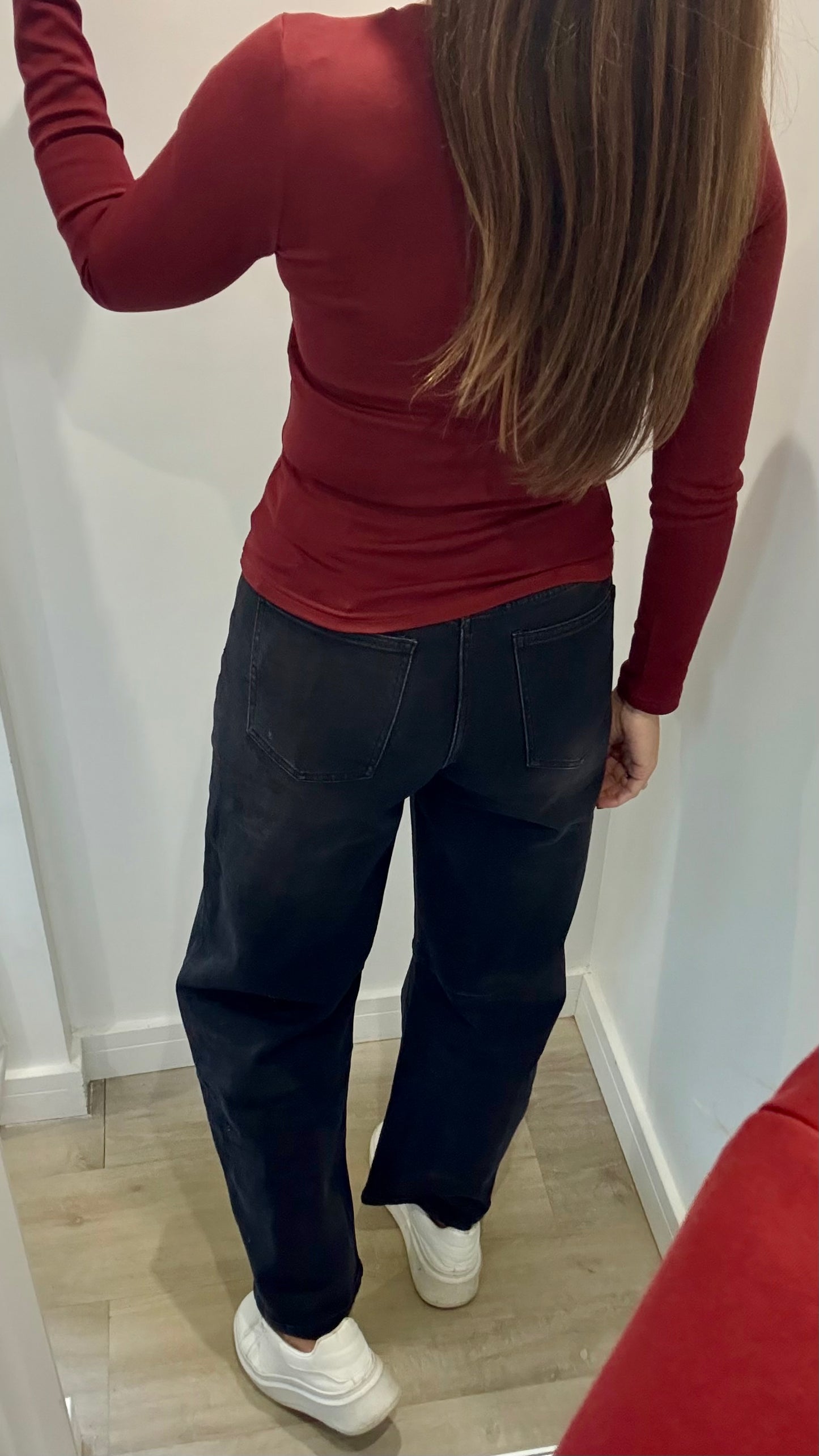 MERLOT V-NECK STRETCH BASIC TOP