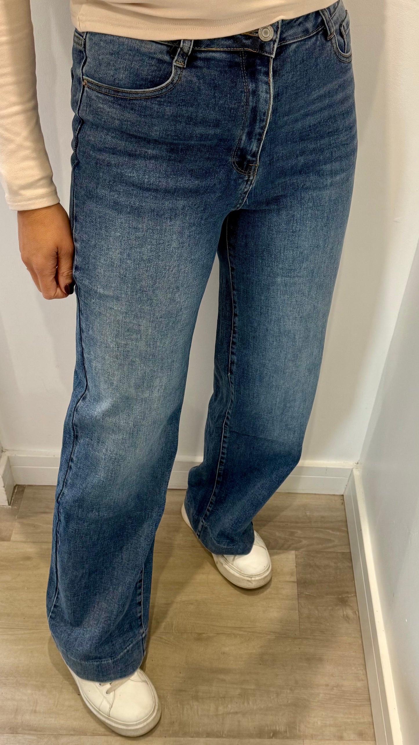 MID WASH DAD FIT SUPER STRETCH JEANS - STANDARD LENGTH