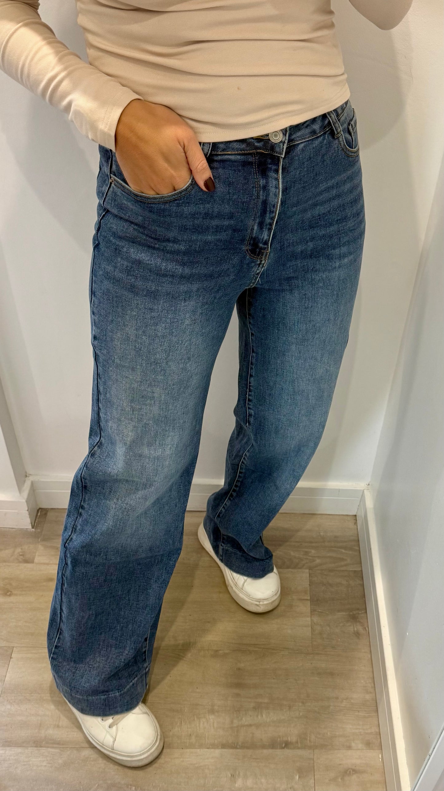 MID WASH DAD FIT SUPER STRETCH JEANS - STANDARD LENGTH