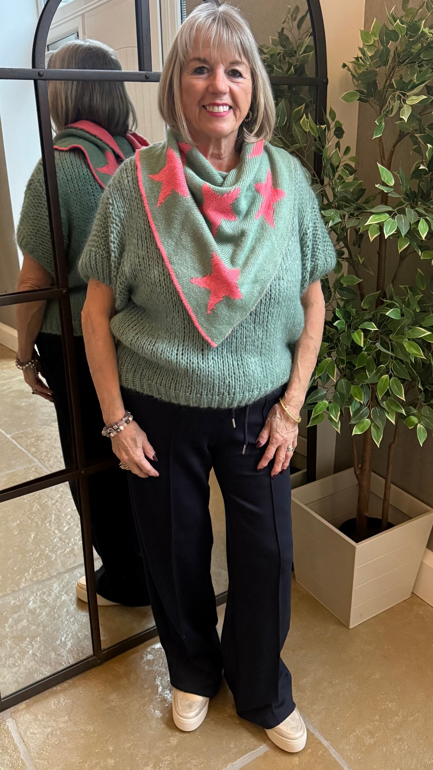 REVERSIBLE TRIANGLE STAR KNIT SCARF - MINT WITH CORAL