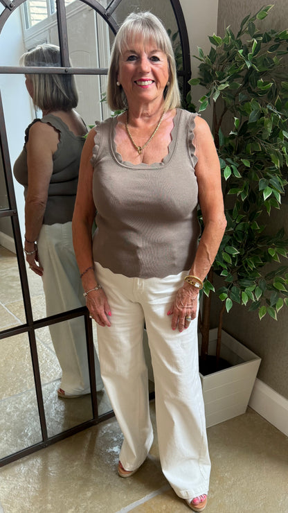 MOCHA SCALLOP VEST TOP