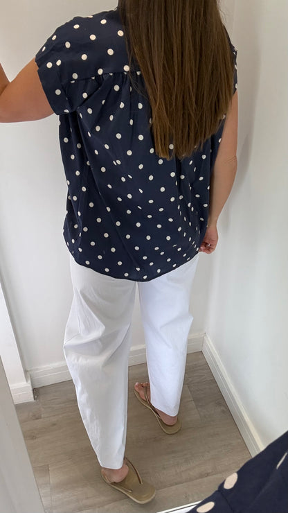 NAVY SPOT V NECK TOP