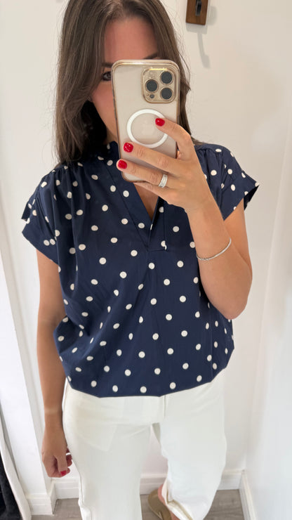 NAVY SPOT V NECK TOP