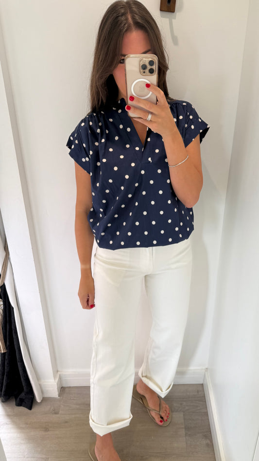 NAVY SPOT V NECK TOP