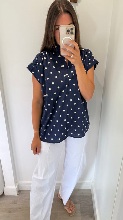 NAVY SPOT V NECK TOP