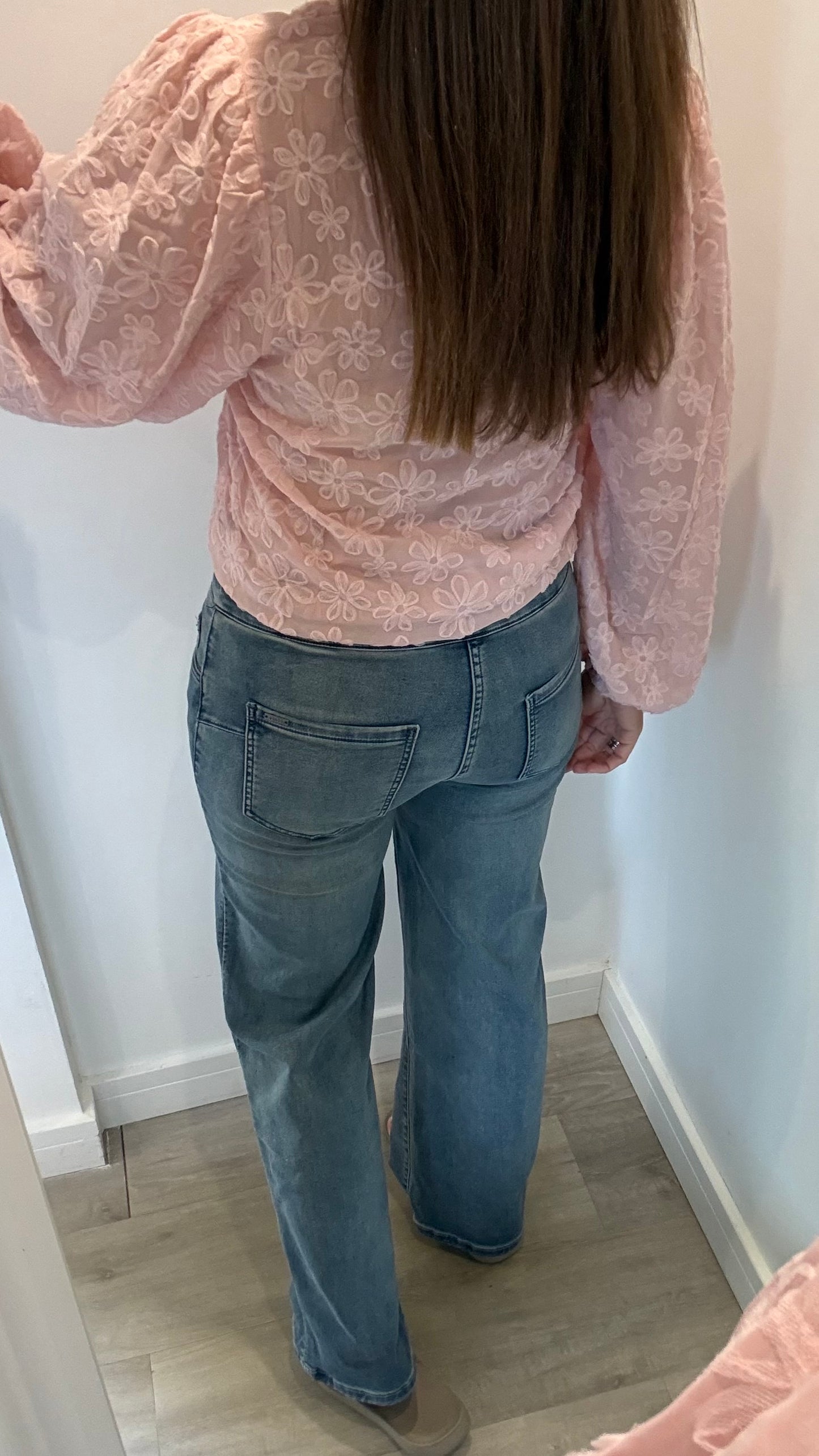 PINK FLORAL APPLIQUÉ BLOUSE