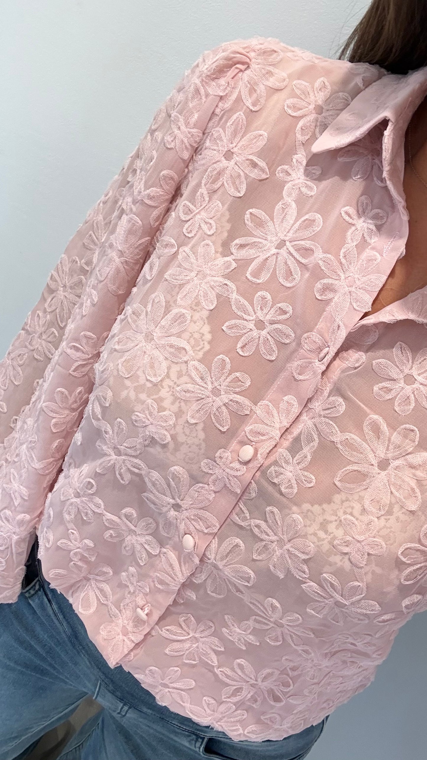 PINK FLORAL APPLIQUÉ BLOUSE