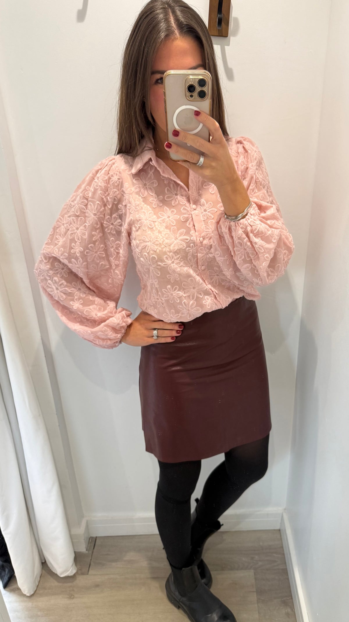 PINK FLORAL APPLIQUÉ BLOUSE