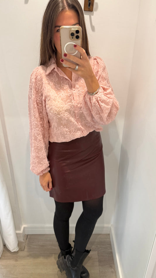 PINK FLORAL APPLIQUÉ BLOUSE