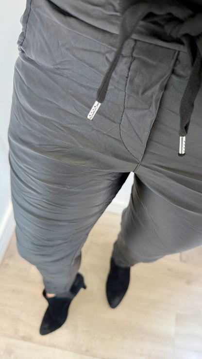 PLEATHER MAGIC PANTS