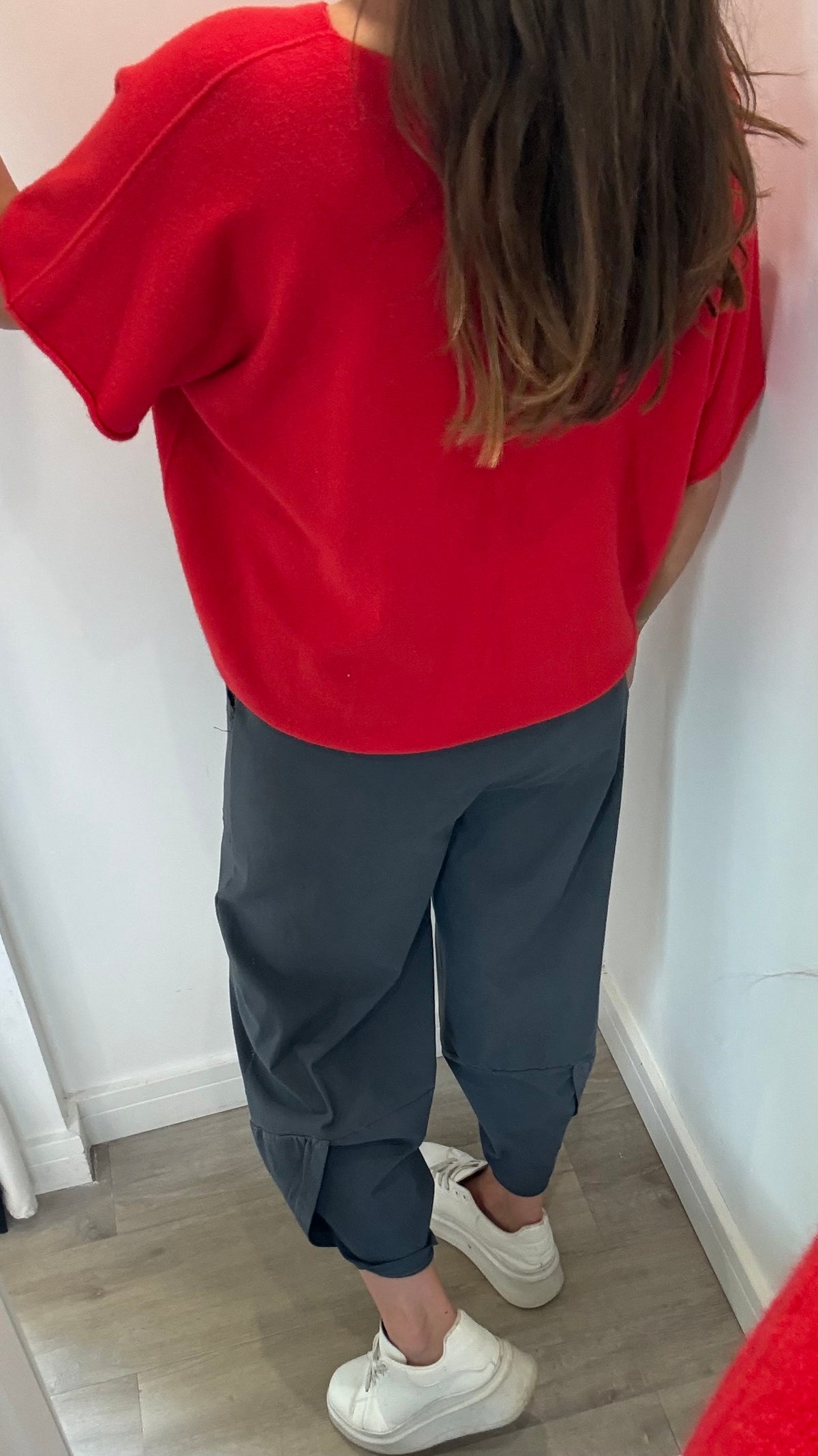 RED V-NECK SHORT SLEEVE KNIT