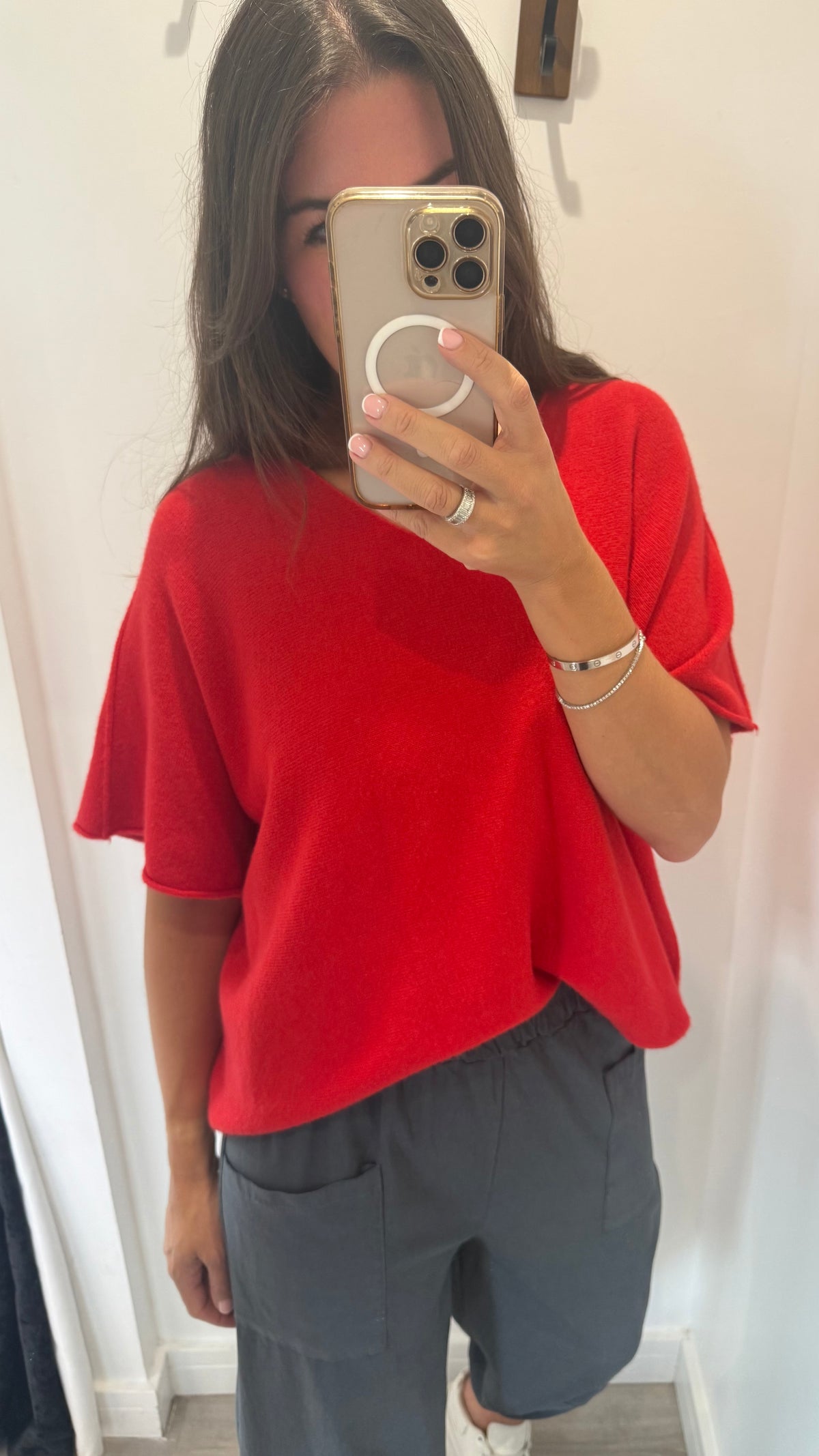 RED V-NECK SHORT SLEEVE KNIT