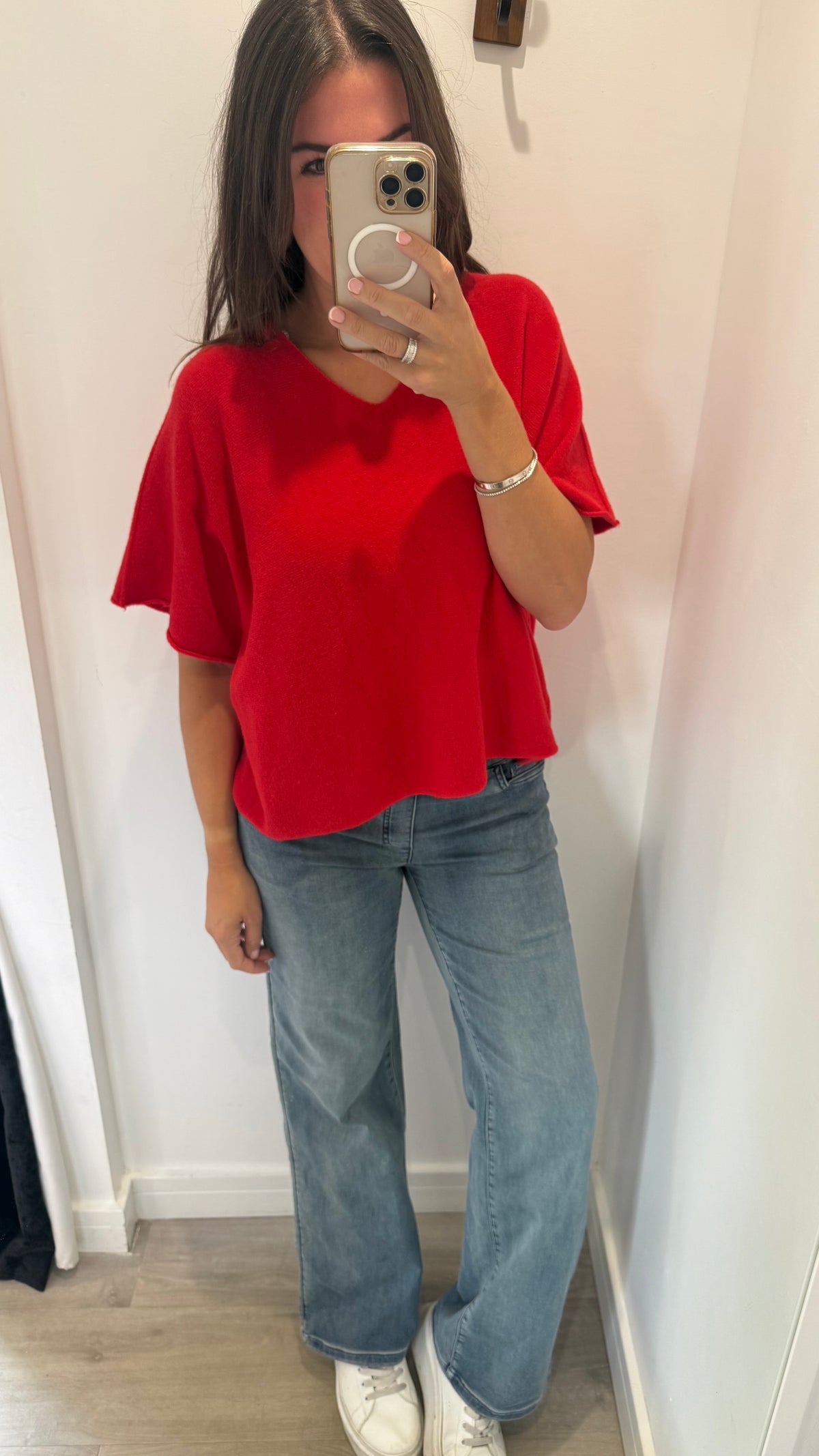 RED V-NECK SHORT SLEEVE KNIT