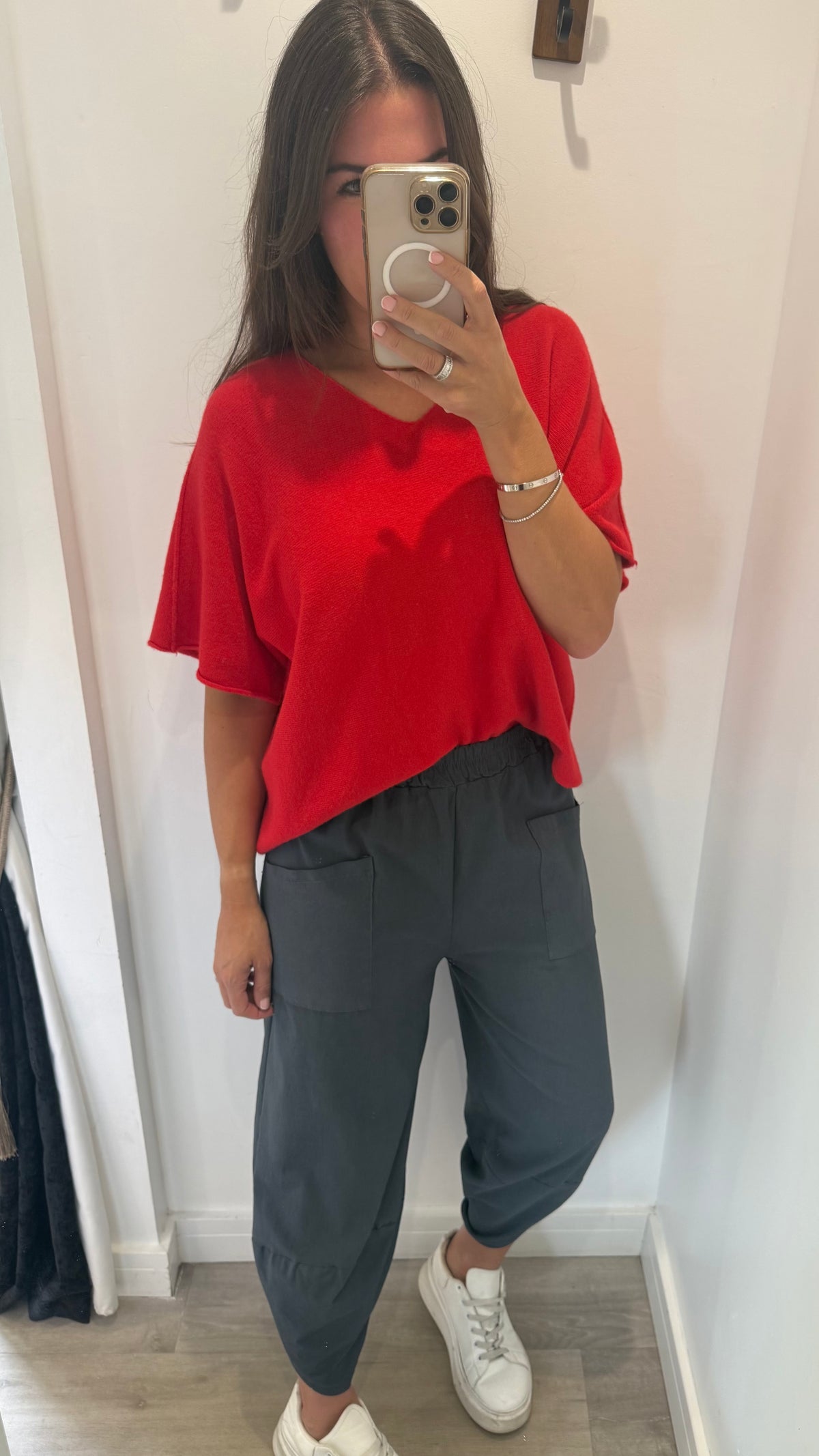 RED V-NECK SHORT SLEEVE KNIT