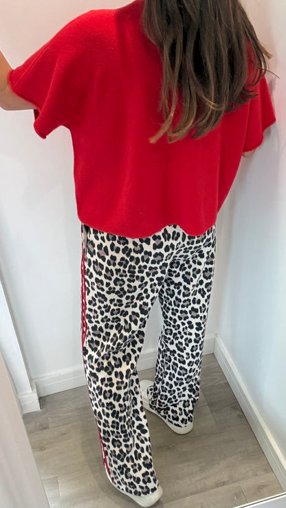 RED V-NECK SHORT SLEEVE KNIT