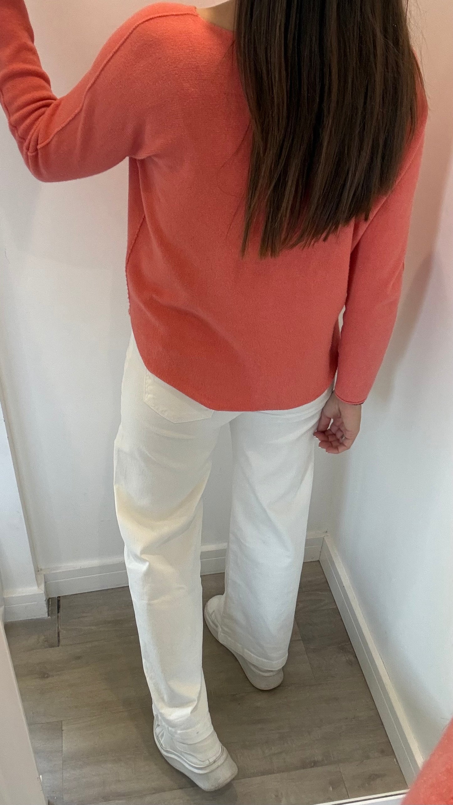 RUST V-NECK FINE KNIT JUMPER