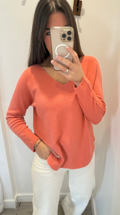 RUST V-NECK FINE KNIT JUMPER