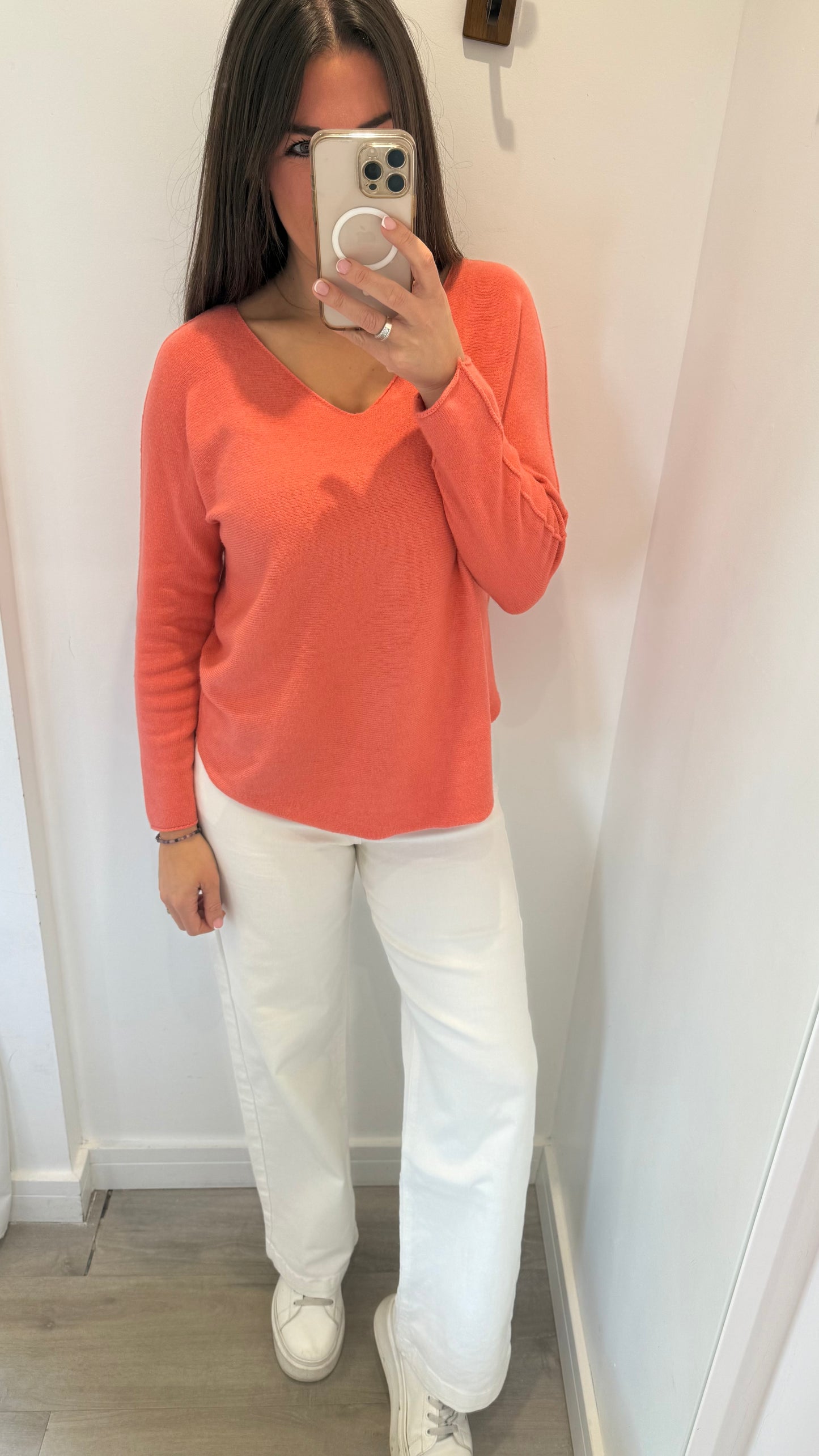 RUST V-NECK FINE KNIT JUMPER