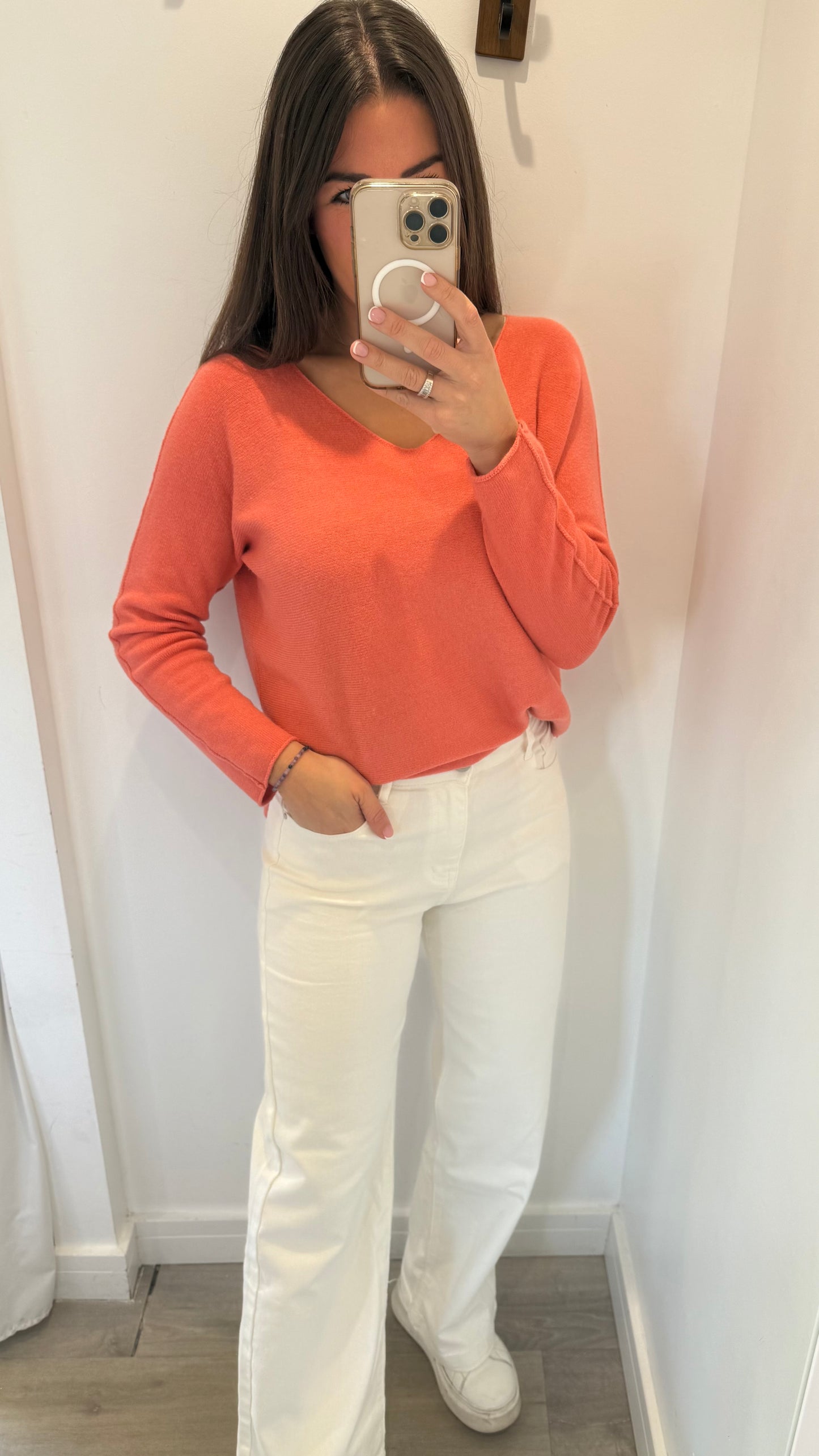 RUST V-NECK FINE KNIT JUMPER