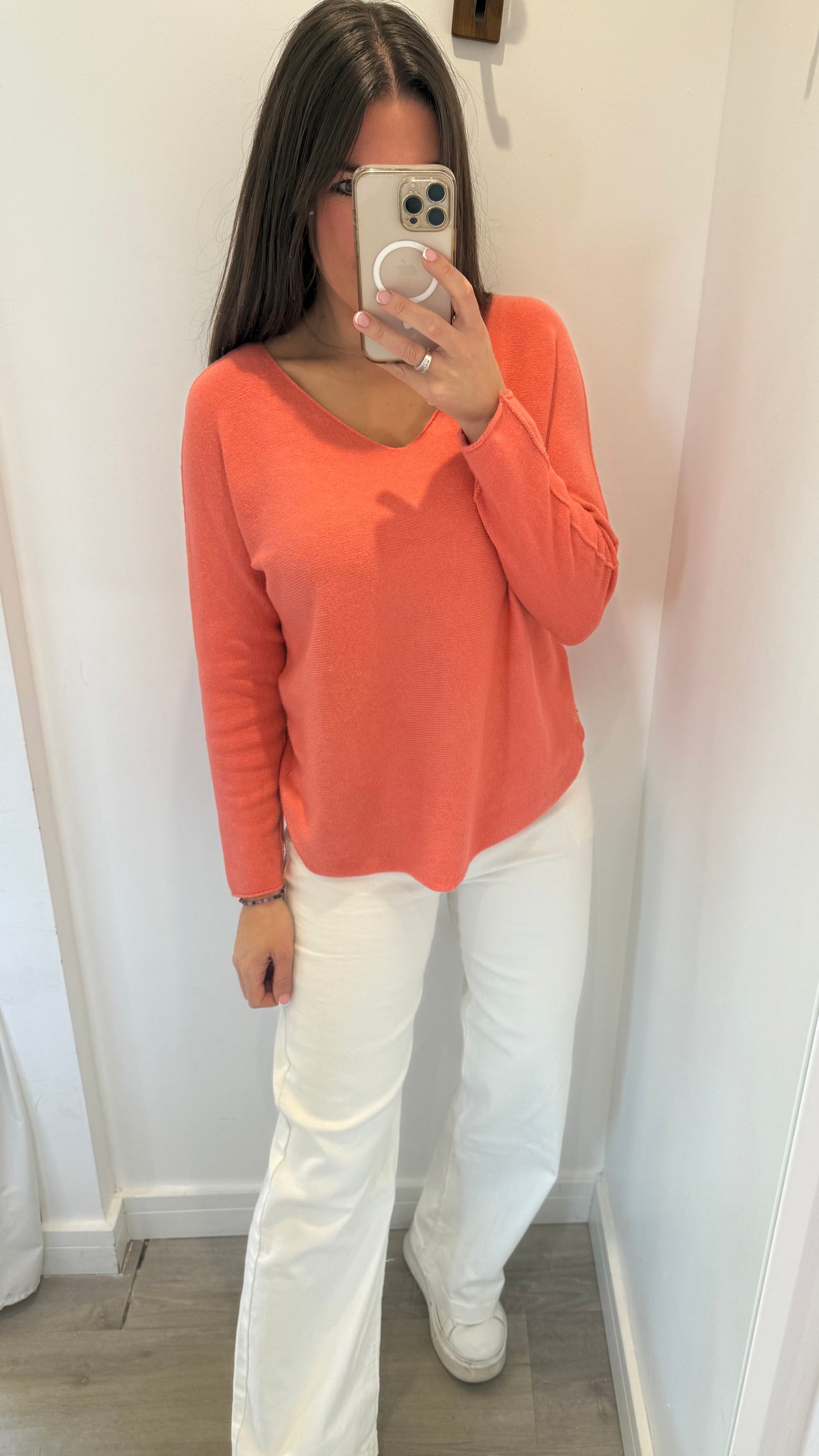 RUST V-NECK FINE KNIT JUMPER