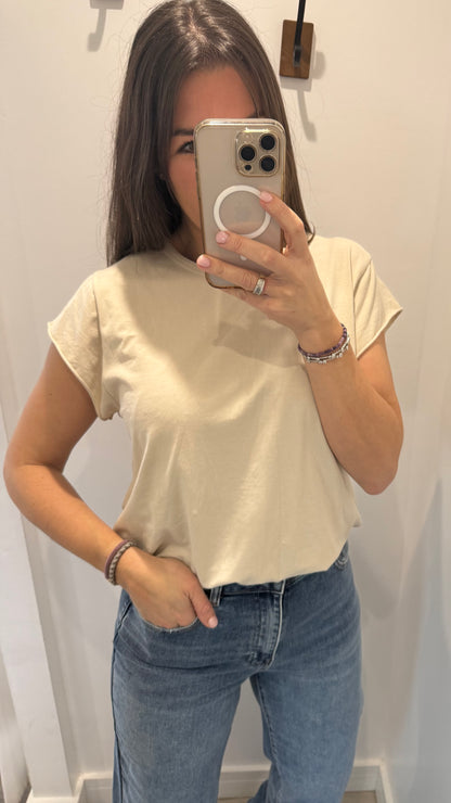 SAND CAP SLEEVE TEE