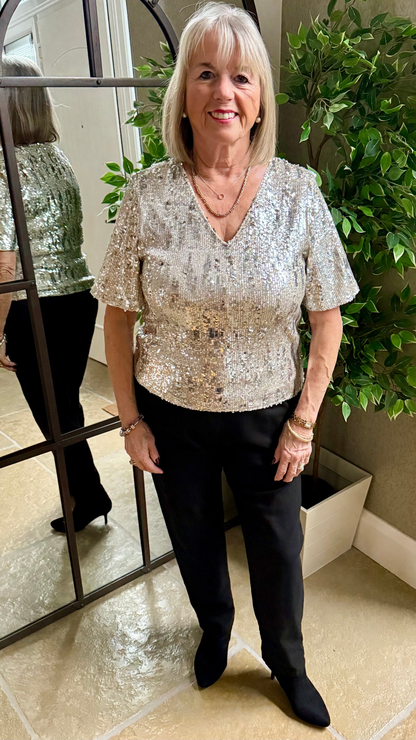 SILVER SEQUIN V NECK SHORT SLEEVE TOP