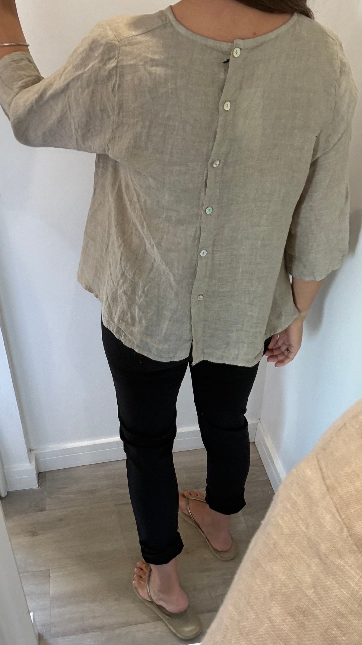 LINEN BUTTON BACK FLOATY TOP – NATURAL STONE