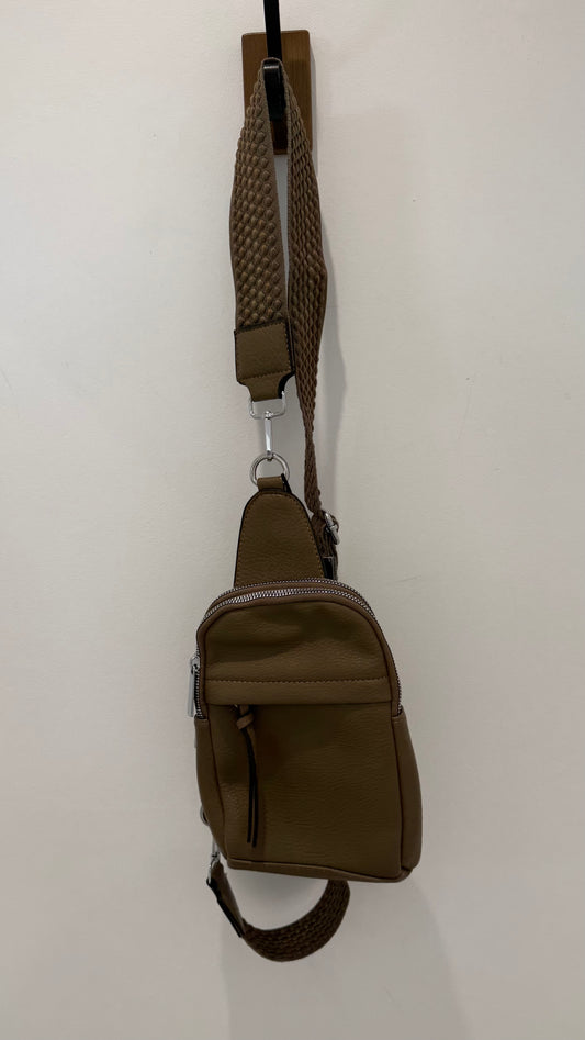 THE EVERTDAY DOUBLE ZIP CROSSBODY SLING BAG – MOCHA BROWN