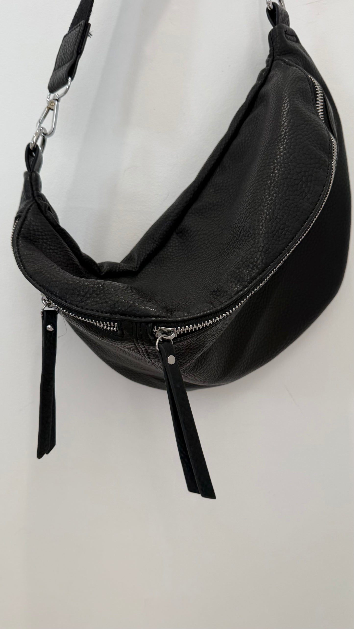 THE SOFT CURVE CROSSBODY SLING BAG – BLACK WITH AZTEC STRAP
