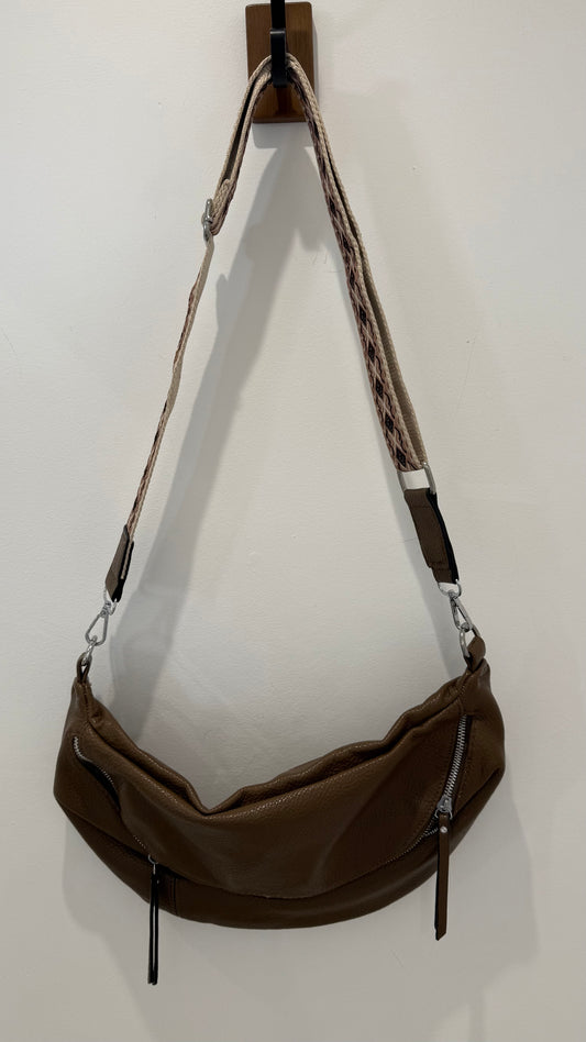THE SOFT CURVE CROSSBODY SLING BAG – MOCHA BROWN AZTEC STRAP