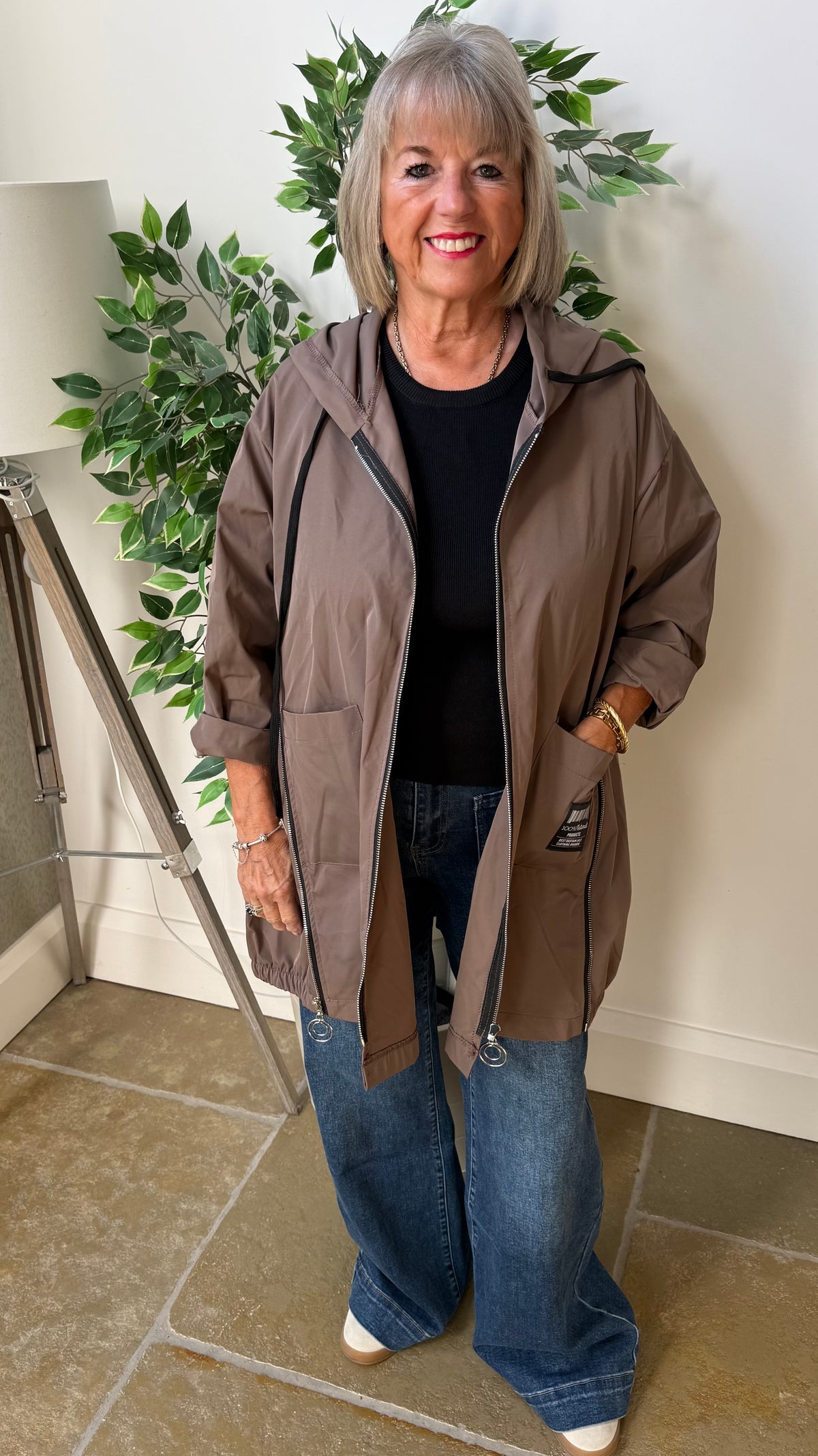 THE EVERYDAY HOODED MAC — TAUPE