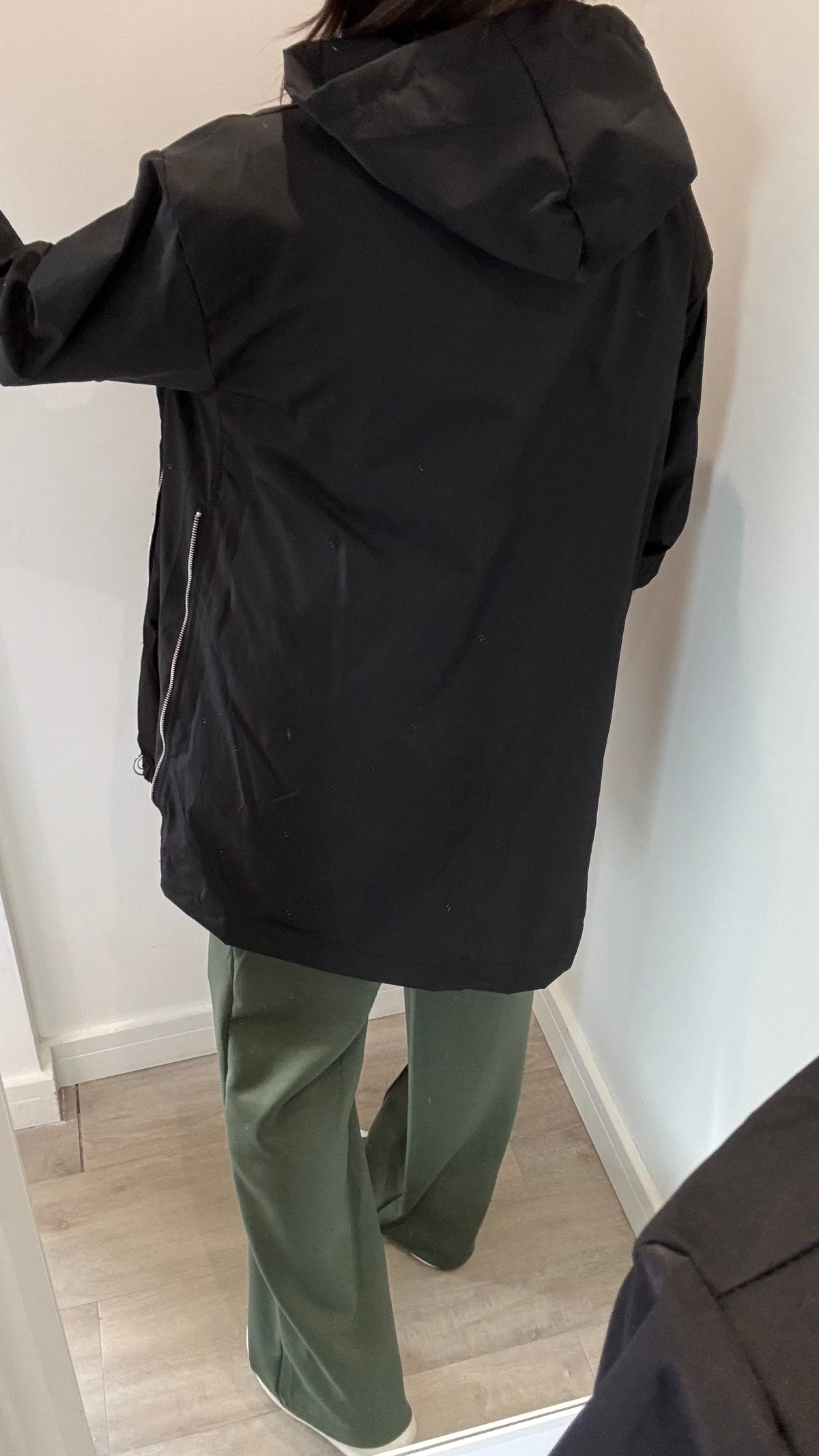 THE EVERYDAY HOODED MAC — BLACK