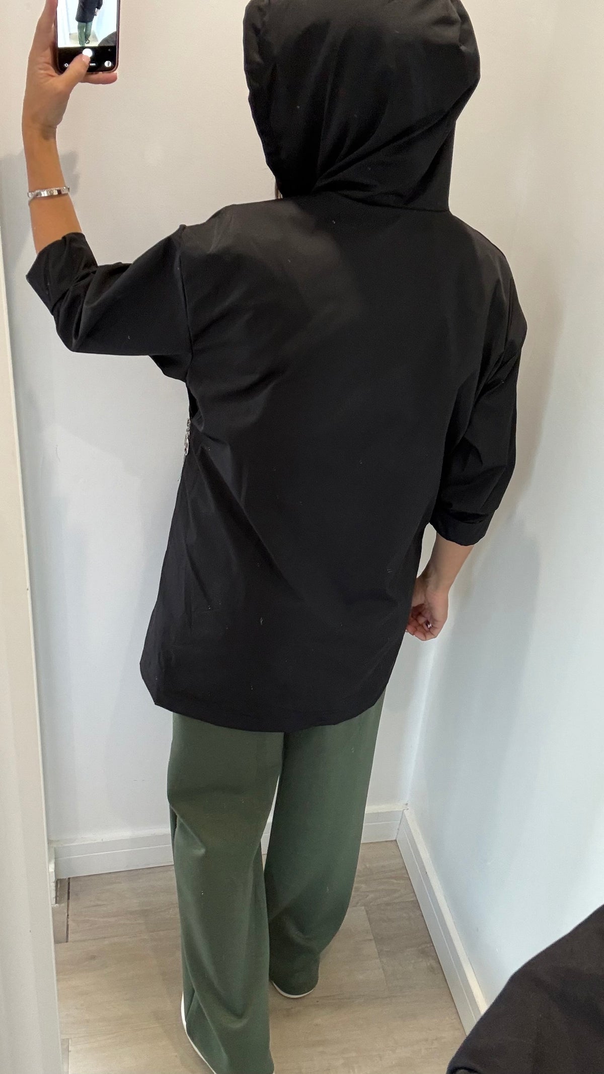 THE EVERYDAY HOODED MAC — BLACK