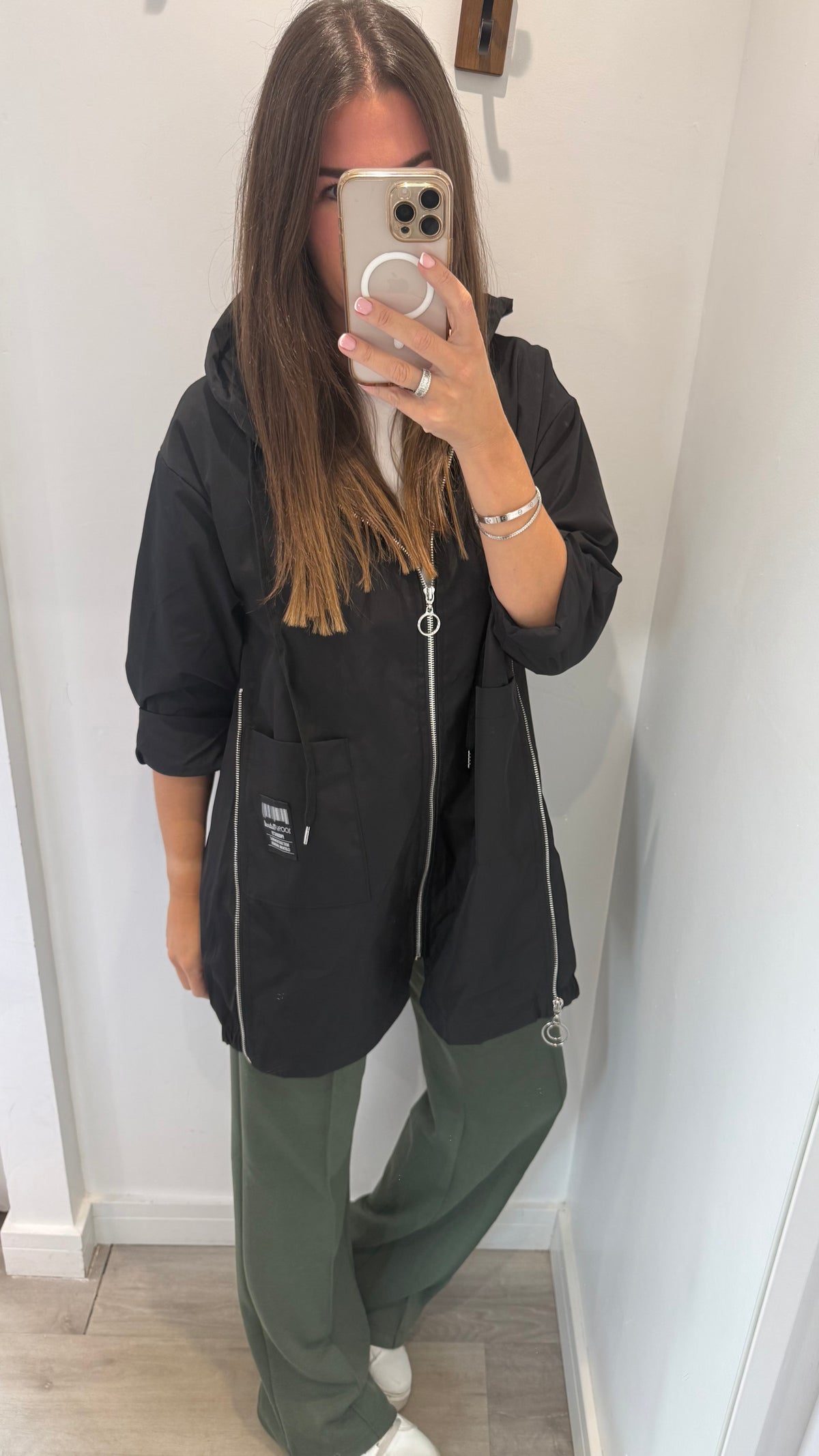 THE EVERYDAY HOODED MAC — BLACK