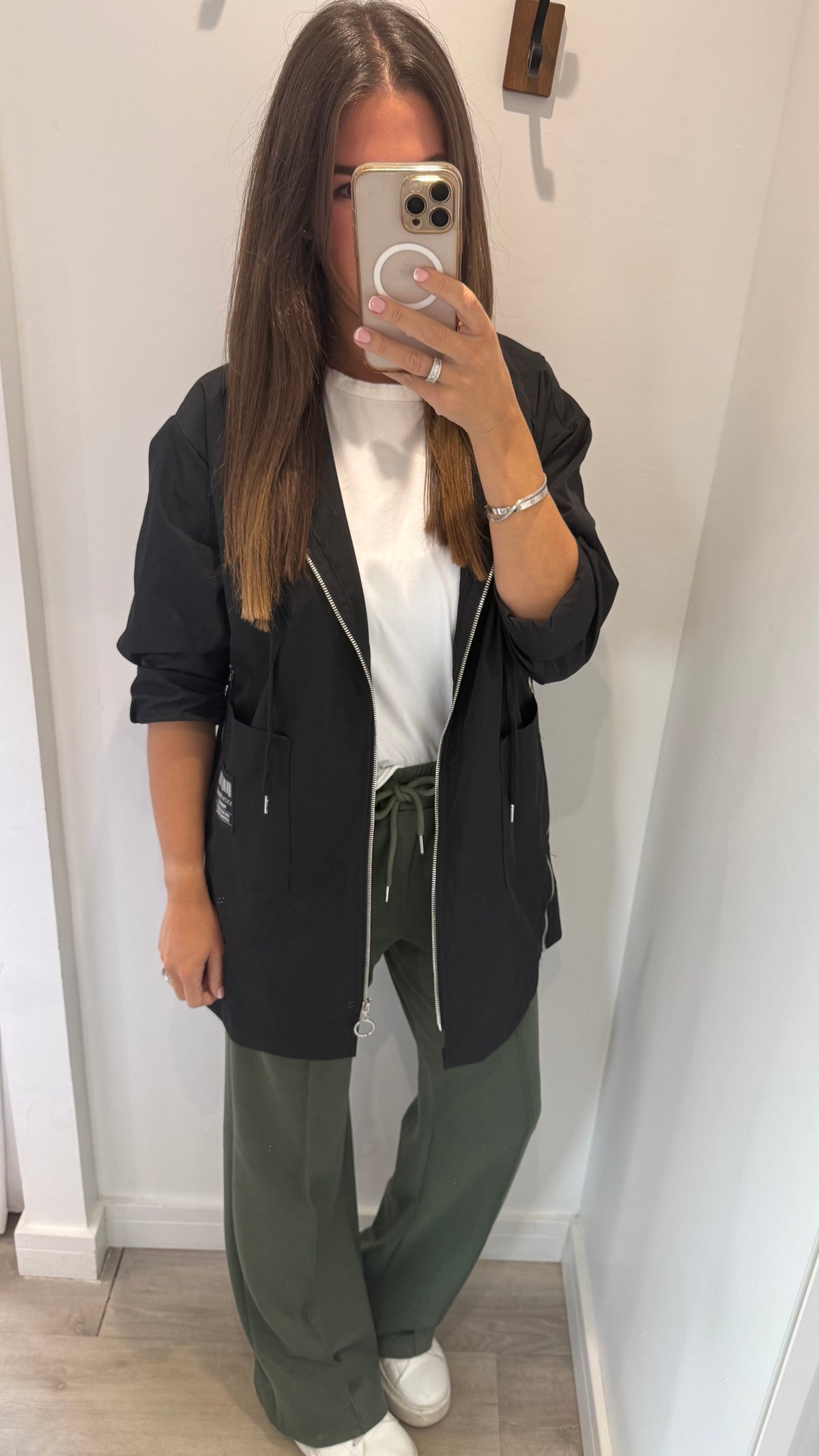 THE EVERYDAY HOODED MAC — BLACK