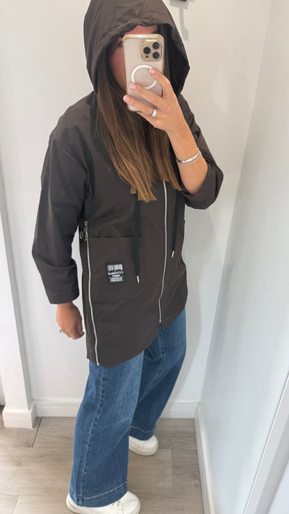 THE EVERYDAY HOODED MAC — CHOCOLATE