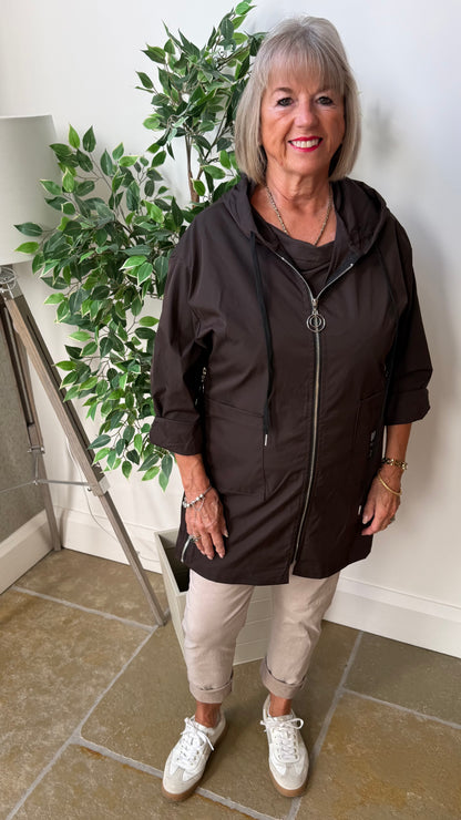 THE EVERYDAY HOODED MAC — CHOCOLATE