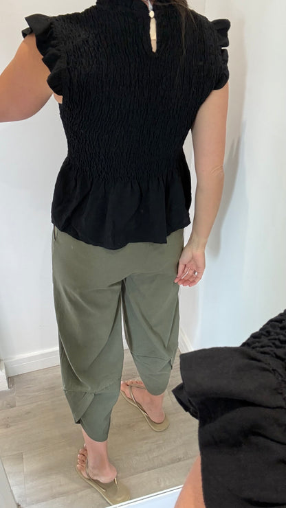 THE EVERYDAY SHIRRED TOP - BLACK