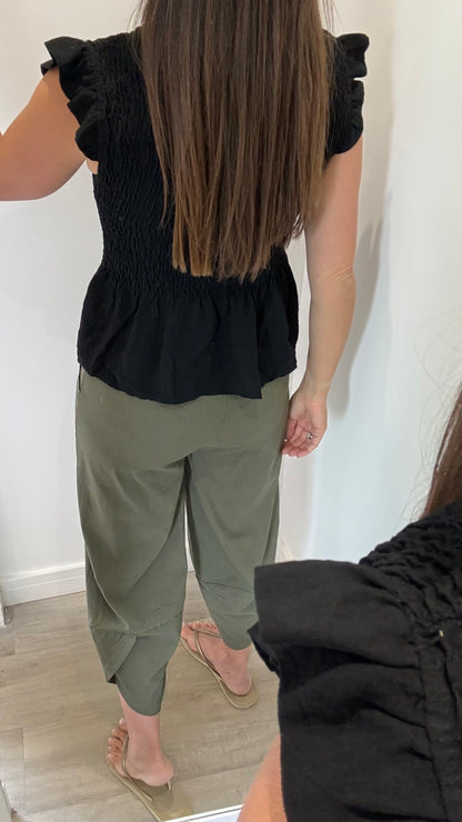 THE EVERYDAY SHIRRED TOP - BLACK