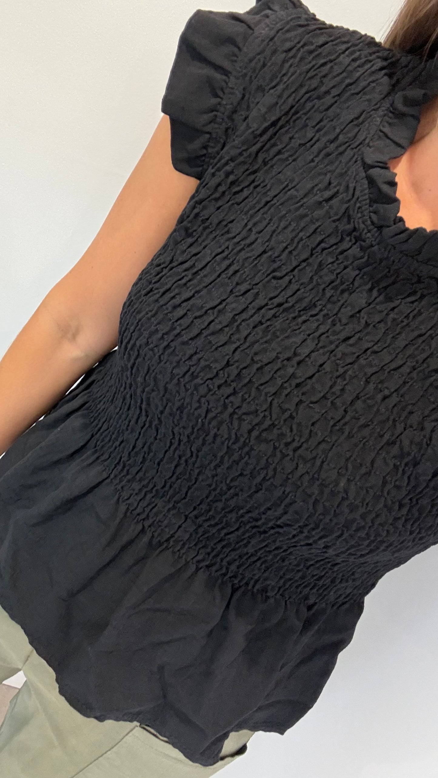 THE EVERYDAY SHIRRED TOP - BLACK