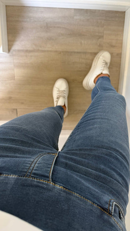 TOCADO PULL-ON JEANS