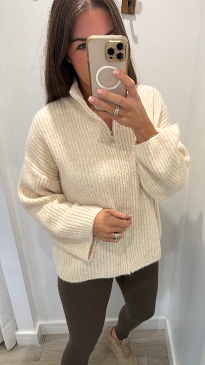 VANILLA ZIP THROUGH CHUNKY KNIT CARDIGAN