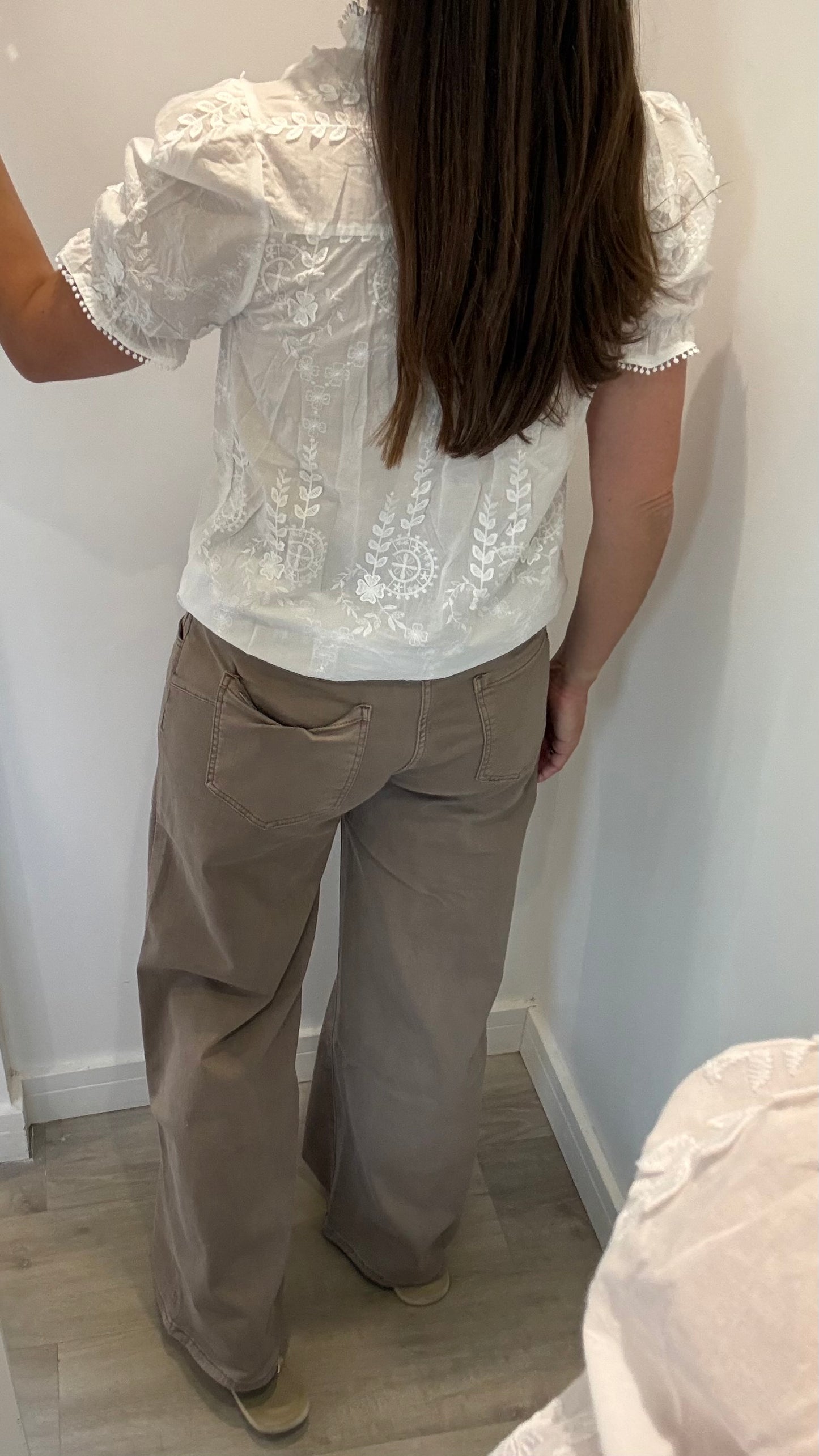 WHITE EMBROIDERED BLOUSE